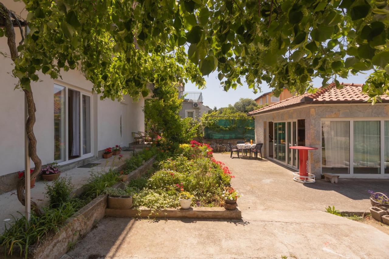 Mara Appartement Šibenik Buitenkant foto